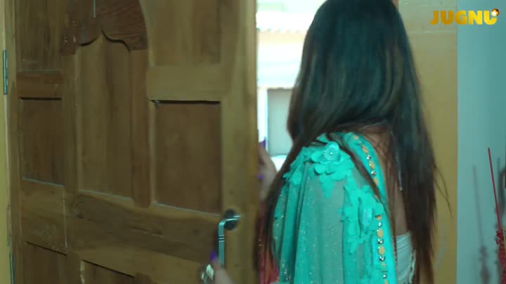 Screenshot Of Gharwali Baharwali (2025) Hindi Season 01 Part 01 Jugnu WEB Series